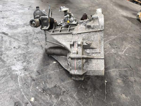 BOITE DE VITESSE MANUEL TOYOTA 1.0 ESSENCE - Vue 3